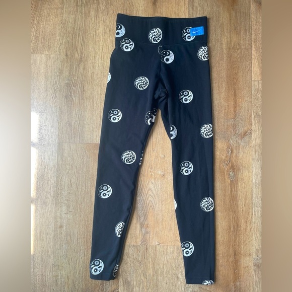 Nike Black Yin Yang Printed Leggings | Size S | Rare Graphic Print sun moon - Picture 1 of 5
